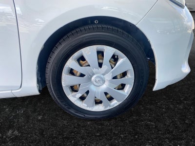 2015 Toyota Yaris L 5-Door AT