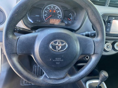 2015 Toyota Yaris L 5-Door AT