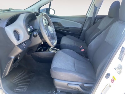 2015 Toyota Yaris L 5-Door AT