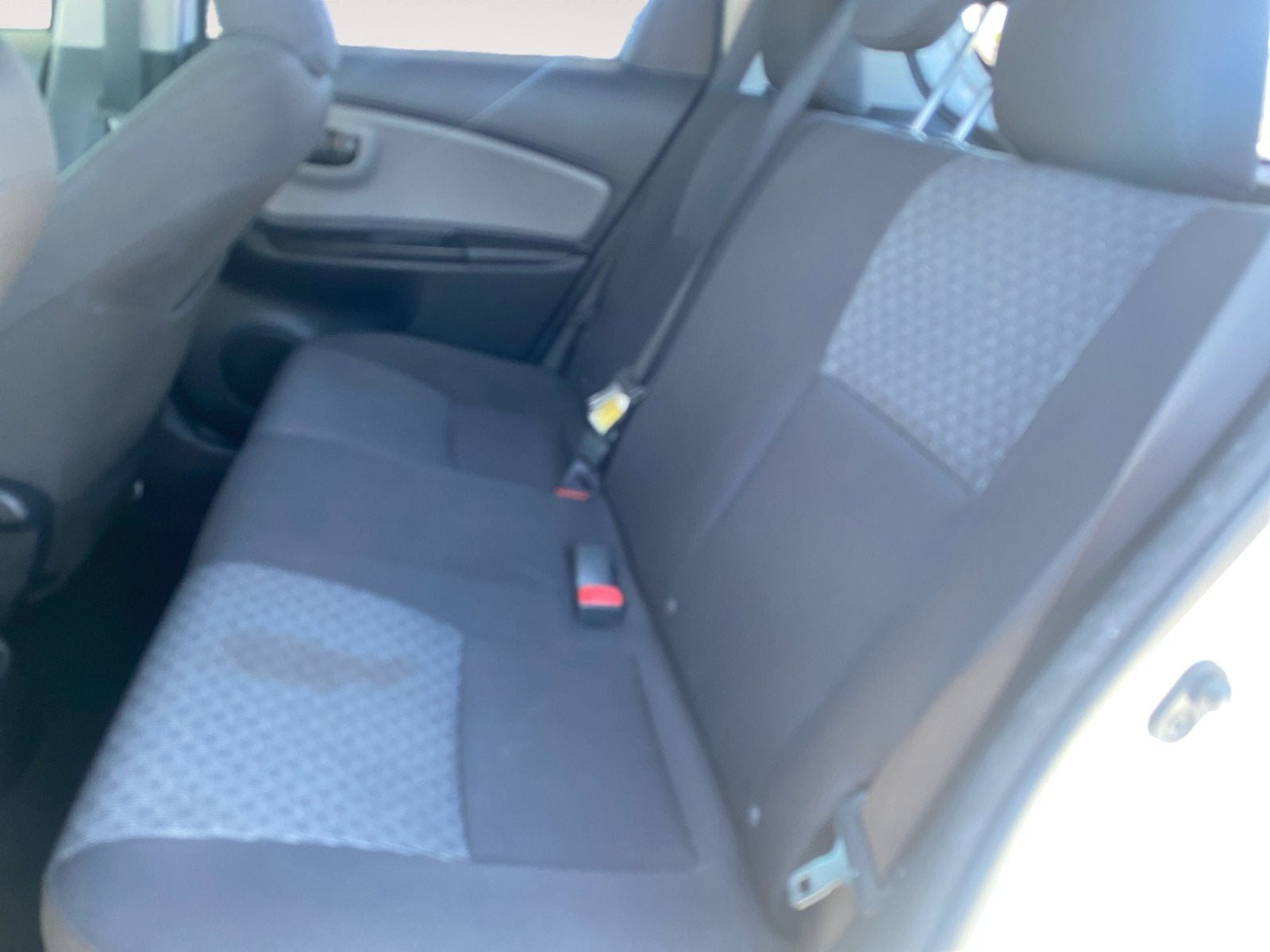 2015 Toyota Yaris L 5-Door AT